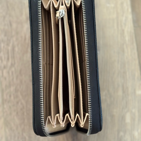 Love Moschino Architectural Design Wallet in Beige and Black - Picture 4 of 11